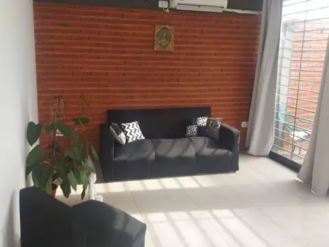 Depto Tipo Casa 2 ambientes con 1 baño