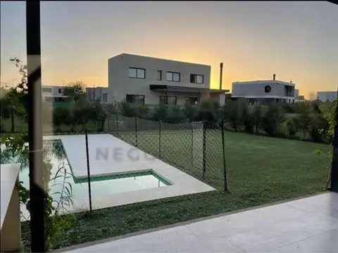 Casa en Alquiler de 5 dormitorios