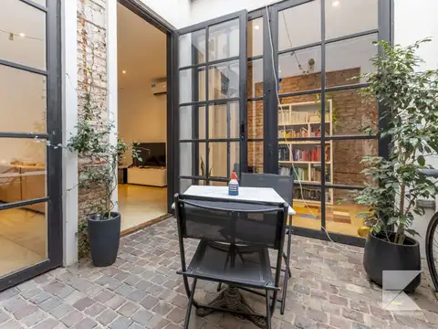 Venta de PH TRIPLEX, dos dormitorios, luminoso, terraza con parrilla, Nuñez