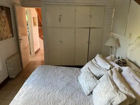 Casa 6 ambientes con 4 baños