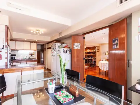 Casa 8 ambientes con 3 baños