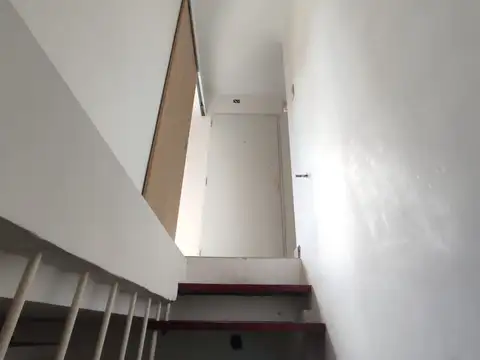 Oportunidad Casa Reciclada con Cochera y Terraza en Rosario 2 Dormitorios