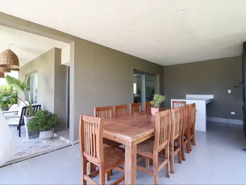 Barrio San Ramiro 300