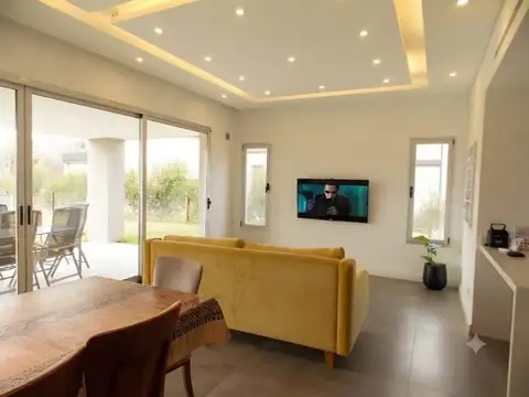 Casa en Venta en Club Miralagos, USD 295.000