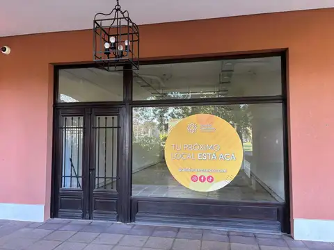 LOCAL EN VENTA . CENTRO COMERCIAL PUEBLO CAAMAÑO . PILAR