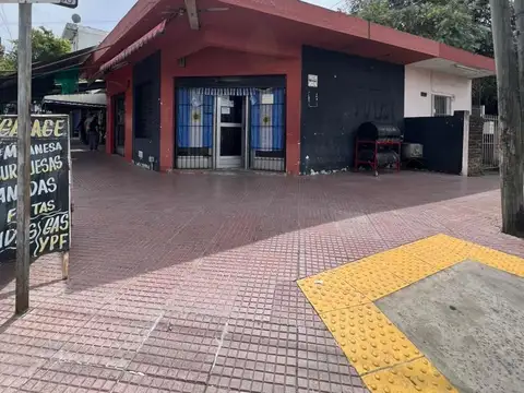 Block de 5 locales comerciales + 1 vivienda