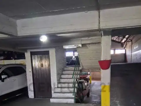 Cochera en venta en Lanus