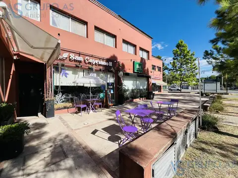 Excelente Local Comercial en la Mejor Zona de Funes