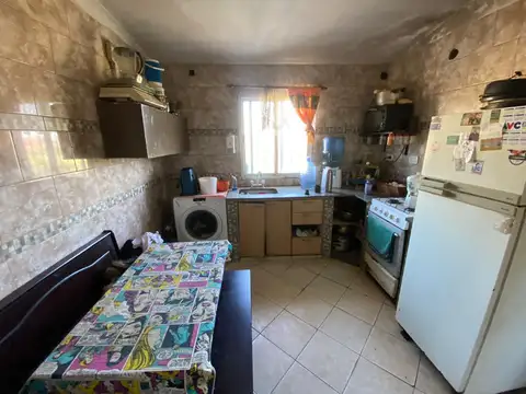 Casa 5 ambientes con 1 baño