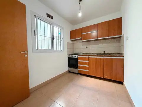 Depto Tipo Casa en Venta en Monte Castro, USD 95.000