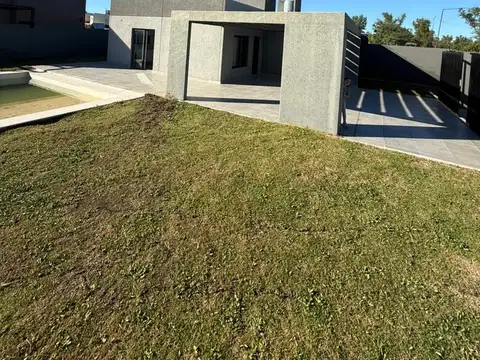 Casa 3 ambientes con 1 baño
