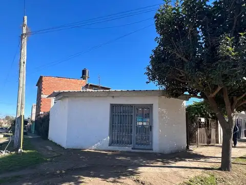 Casa multifamiliar mas local en Moreno Trujui