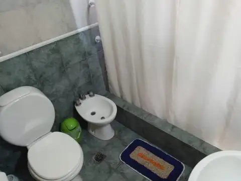 Depto Tipo Casa 5 ambientes con 2 baños