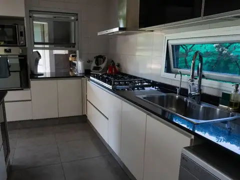 Casa  de categoría en venta en Barrio Los Teros
