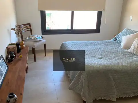 Casa en Alquiler con 2 cocheras