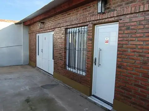 Casa en Sauce Viejo con patio y quincho con asador