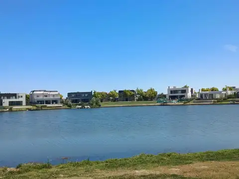 Terreno en Venta 20  mts Frente