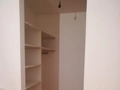 EXCELENTE DEPARTAMENTO DE 2 AMB TIGRE . SARMIENTO 565