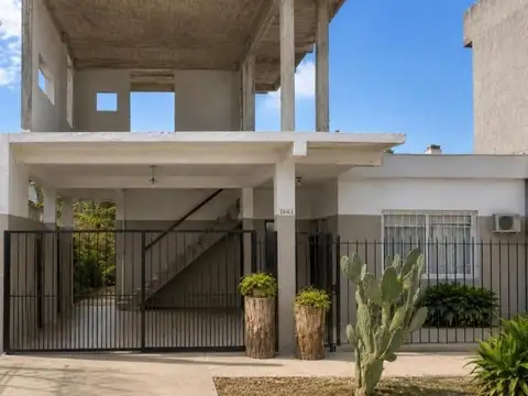 CASA TIPO AMERICANA DE 5 AMBIENTES