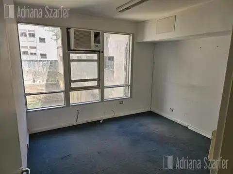 Oficina 5 ambientes con 2 baños