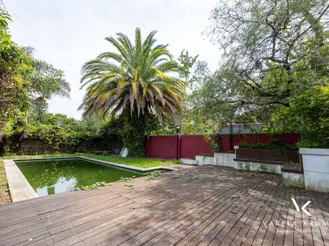Casa en Venta con 2 cocheras