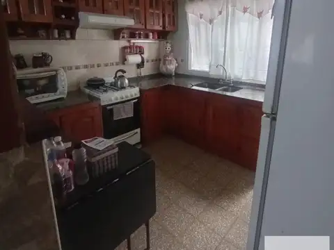 Santiago Del Estero e/ Avenida Hipólito Yrigoyen y Saavedra