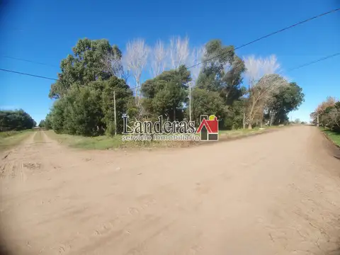 Hermoso Lote Arbolado en Esquina - Cuatro Cuadras de Av. Galo Lavalle