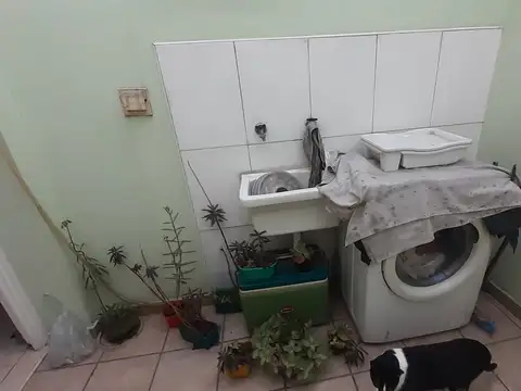 Departamento tipo casa de 1 ambiente con patio