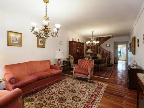 VENTA OLIVOS TRIPLEX 5 AMB 2 BAÑOS JARDIN PARRILLA