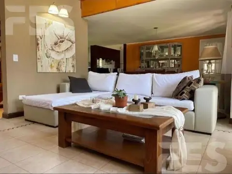 Casa en Venta de 5 dormitorios