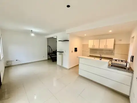 Departamento en Alquiler con 1 cocheras