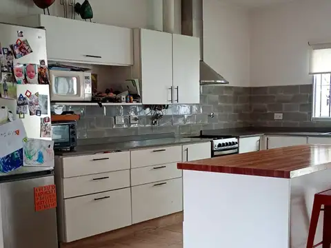 Casa en Alquiler en Temperley, $ 1.800.000