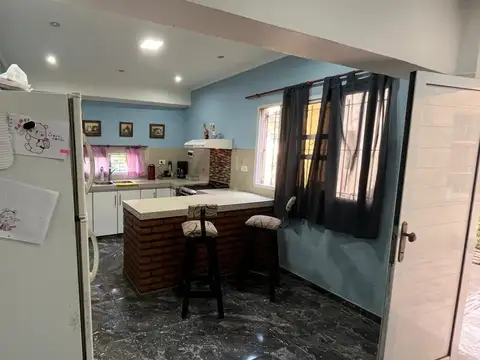 VENTA CASA 4 AMB Y DEPTO 3 AMB HURLINGHAM MORRIS