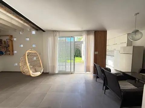 VENTA - Casa de un dormitorio con patio y parrillero - Sarmiento, Rosario.