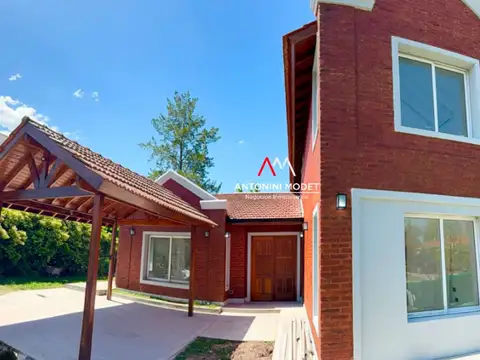 Casa en Alquiler con 2 cocheras