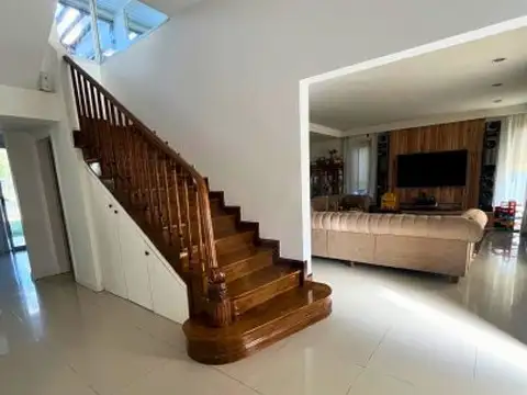 Casa en Venta en Berazategui, USD 630.000