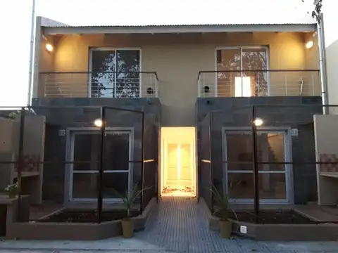 Casa 2 ambientes con 1 baño