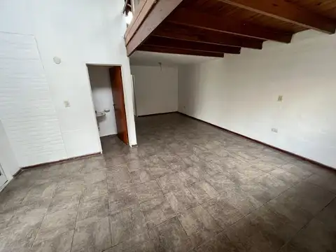 Depto Tipo Casa en Alquiler en Jardín, $ 950.000