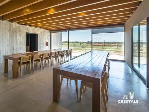 Venta / Permuta - Casa 5 dormitorios en barrio privado - Vida Club de Campo, Funes.