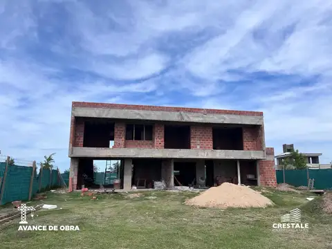 Casa 7 ambientes con 4 baños
