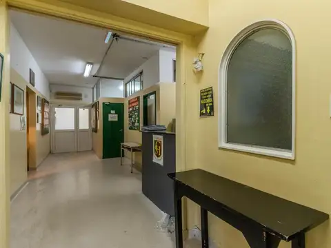 IMPONENTE EDIFICIO EN OLIVOS, DONDE HOY FUNCIONA EL COLEGIO SAN IGNACIO.