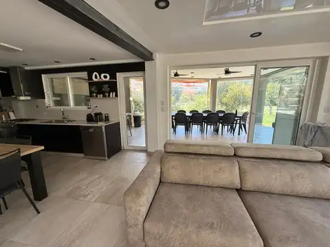 Casa en Alquiler en La Tradición, USD 2.500