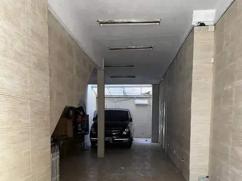 Castro Barros 1000 , Piso pb