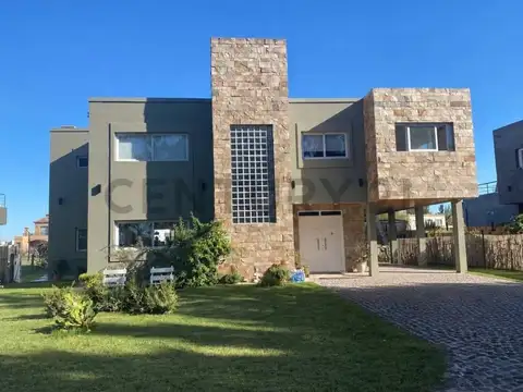 El Deslinde 1300, Piso 0