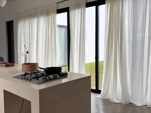 OPORTUNIDAD DEL AÑO   En Venta ! Casa  en Puesto viejo . Pequeño anticipo y 120 cuotas