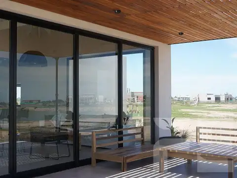 C. Luis Farina, B1804 EzeiC. Luis Farina, B1804 Ezeiza, Provincia de Buenos Airesza, Provincia de Buenos Aires