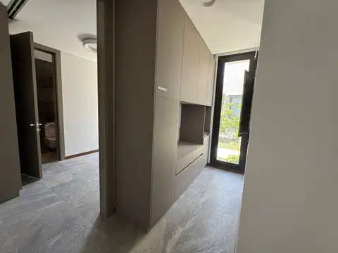 Casa en Venta con 12 cocheras