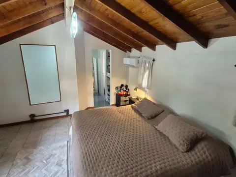 Casa en Venta con 4 cocheras