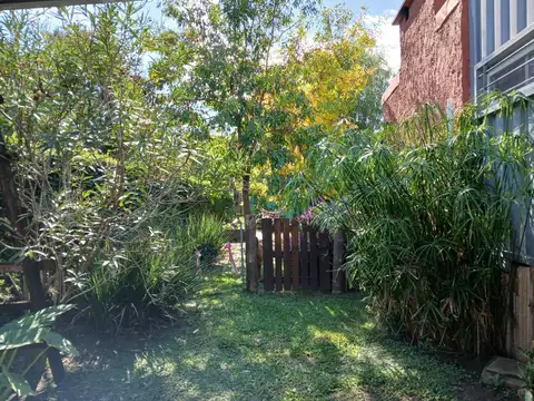 Casa en loma verde