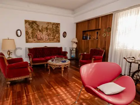 Casa 6 ambientes con 2 baños